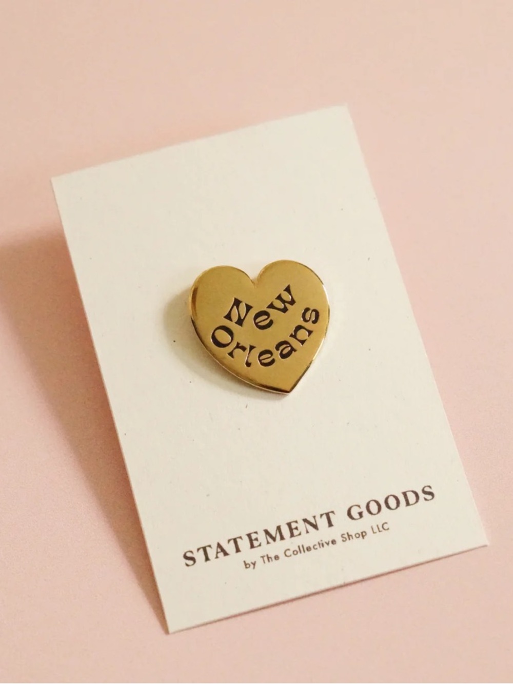 BNWT Statement Goods New Orleans Gold Enamel Heart Pin